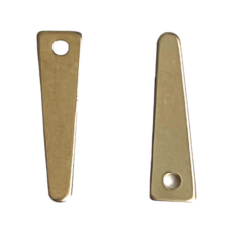 Breloque triangle allongé 13.5x3mm gold filled x1