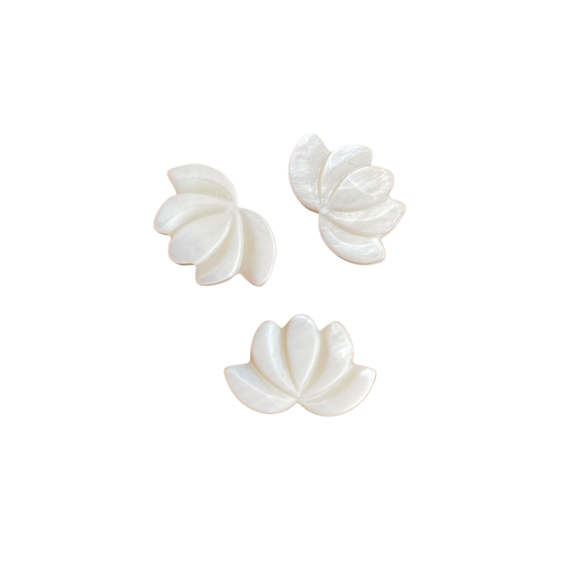 Perle fleur de lotus en nacre 17x11mm x1