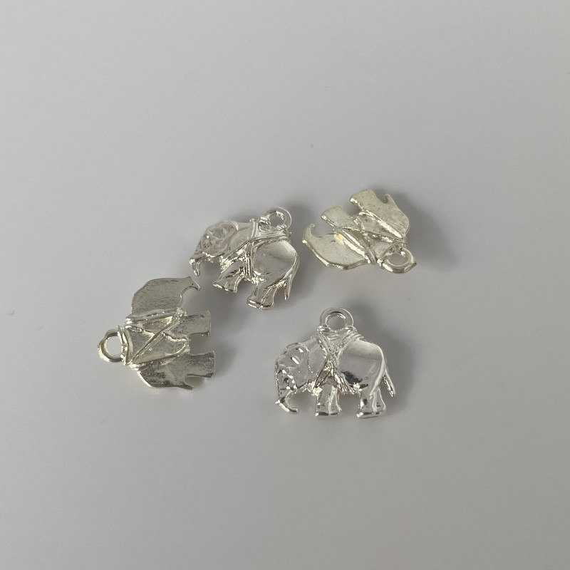 Breloque Éléphant, Étain Finition Argent 925 - 15x14mm x1