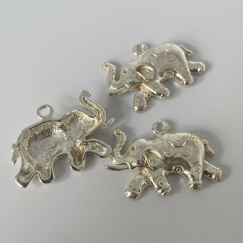 Breloque Éléphant Décoré, Étain Finition Argent 925 - 41X32mm X1